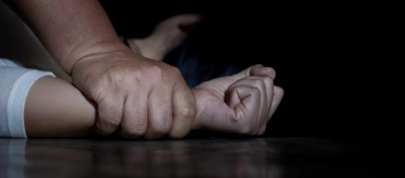 Βούλα: Αλλοδαπός πήγε να βιάσει 23χρονη κοπέλα - Τον έβγαλε βίντεο τη στιγμή της επίθεσης